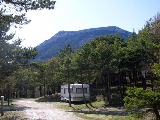 Camping La Chabannerie Hotel Saint-Martin-de-Clelles Exterior photo